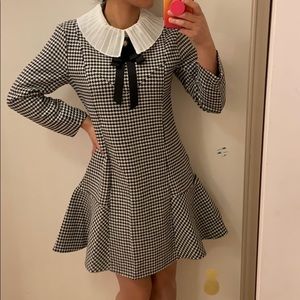 Gingham ruffle hem dress. Xs